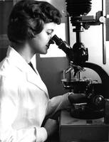 Mary Alyce Luschen Krohnke in an Argonne biology laboratory