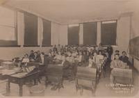 Grinnell Center School Grade Eight, 1905